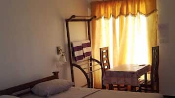Deluxe Double Room, 1 Bedroom | Individually furnished, desk, blackout curtains, iron/ironing board