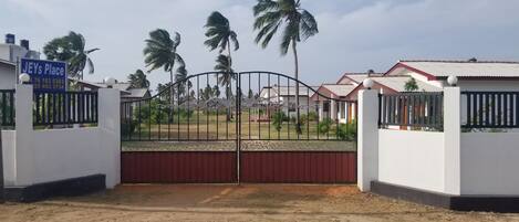 Entrée de l’hébergement