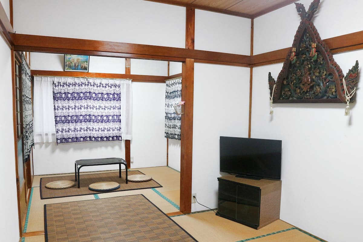 Habitación familiar, vista a la montaña | Wifi gratis