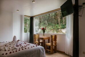 Edredons de pluma, camas Tempur-Pedic, individualmente decorados