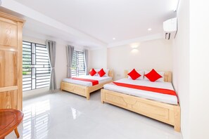 Escritorio, wifi gratis, ropa de cama