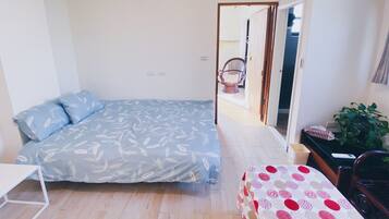 Comfort Triple Room | Free WiFi, bed sheets