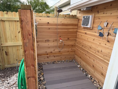 Private Newly remodeled Beach Bungalow - steps to Ocean, Pet-friendly, family.