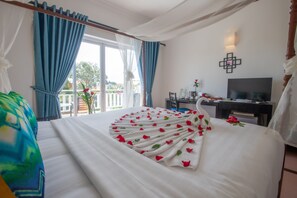 Premier Deluxe Double with Balcony | Minibar, Zimmersafe, Schreibtisch, laptopgeeigneter Arbeitsplatz