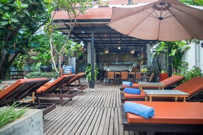 Poolside bar
