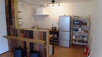Gemeinsamer Schlafsaal | Gemeinschaftsküche | Kühlschrank, Mikrowelle