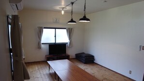 Dormitorio compartido | Sala de estar