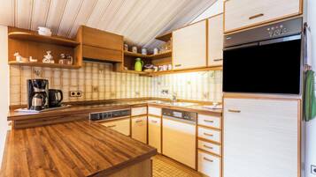 Kühlschrank, Ofen, Herdplatte, Geschirrspüler