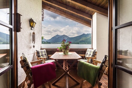 Gemütliche Ferienwohnung Riepl mit Seezugang, Garten, Balkon & WLAN