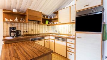 Kühlschrank, Ofen, Herdplatte, Geschirrspüler