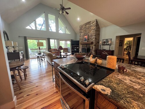 Gather @ Sky Valley-Highlands Hub>Hike-Golf-Perch @ 3300’! Upscale Rustic 5BR-4B