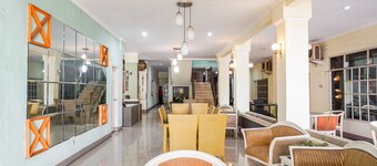 OYO 2085 Chrysanta Hotel