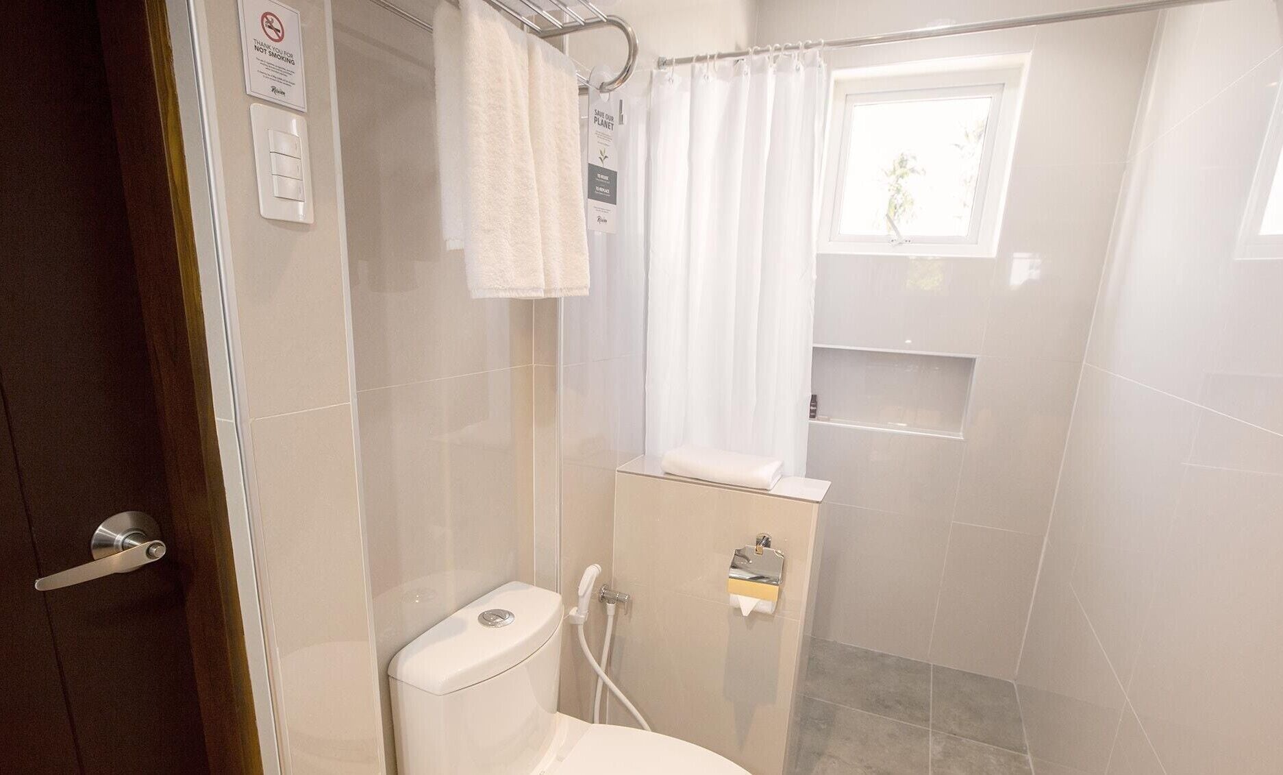 shower, rainfall showerhead, free toiletries, slippers