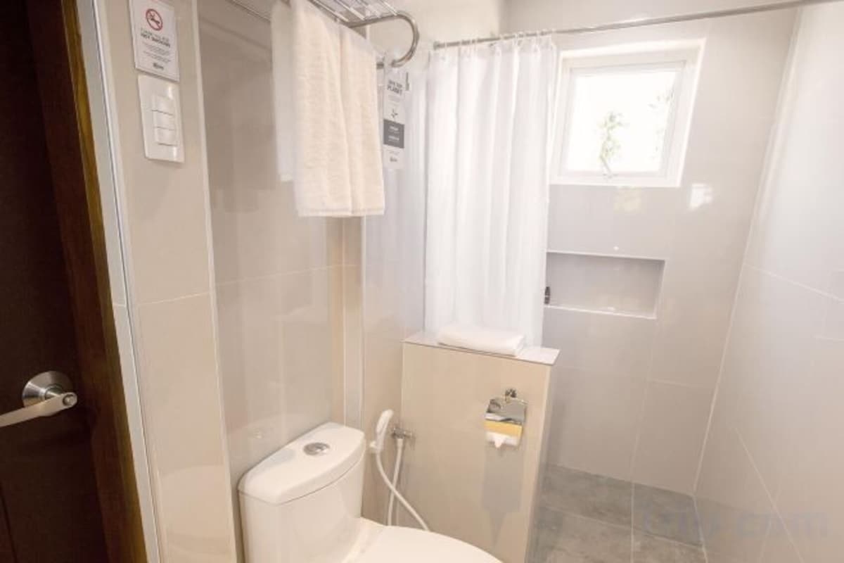 Bathroom | Shower, rainfall showerhead, free toiletries, slippers