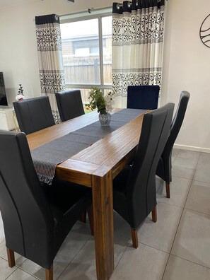 Dining - Comfy nest (Melton South)