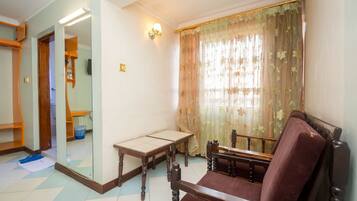 Executive Double Room | 5 bedrooms, iron/ironing board, free WiFi