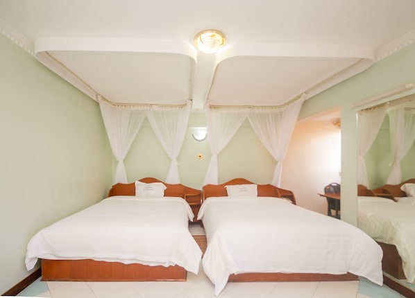Executive Twin Room | 5 bedrooms, iron/ironing board, free WiFi - Jupiter Guest Resort Langata (Nairobi)
