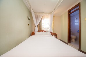 Standard-Doppelzimmer | 5 Schlafzimmer, Bügeleisen/Bügelbrett, kostenloses WLAN