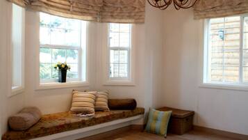 Duplex (24 PY) | Área de estar | TV LED