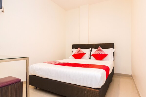 Standard Double Room | Free WiFi, bed sheets