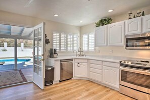 Fridge, microwave, stovetop, dishwasher - Heated Pool, Views, & Trail Access: Phoenix Escape (Phoenix (Ahwatukee))