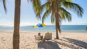 Beach - **DOCKSIDE DAYDREAMS @ COCONUT MALLORY** Marina Villa + LAST KEY SERVICES… (Key West)