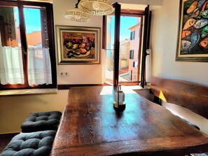 Apartment 7 - 2nd Floor, 2 Bedrooms, Sea View | 1 Schlafzimmer, Zimmersafe, individuell eingerichtet
