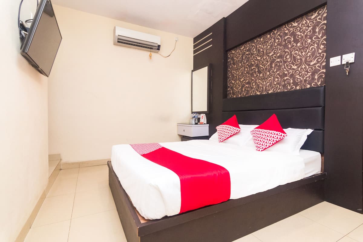 Deluxe Suite | 1 bedroom, desk, free WiFi, bed sheets
