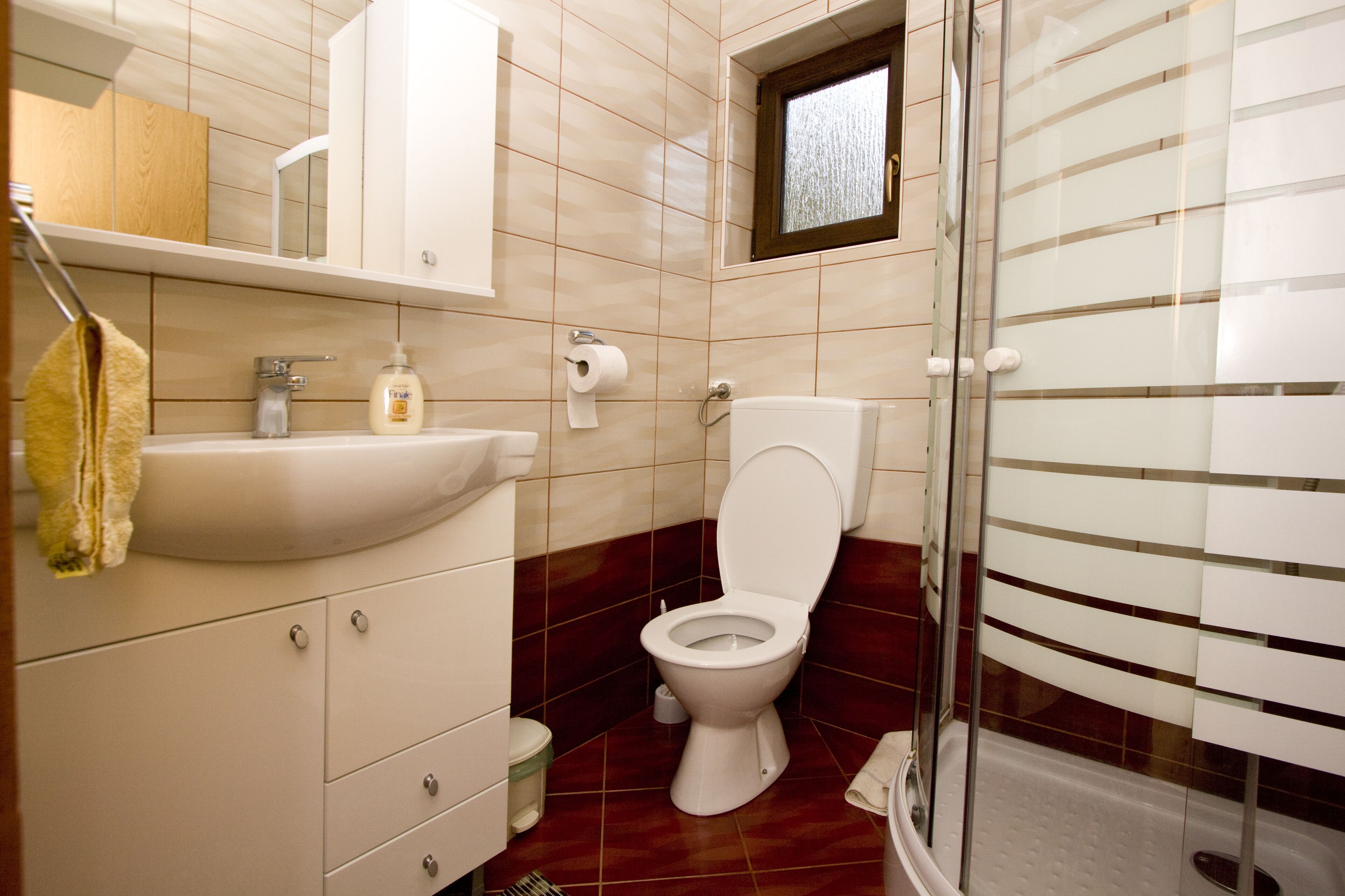 Rumah | Kamar mandi | Pengering rambut, handuk,  dan tisu toilet