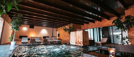 季節限定屋外プール