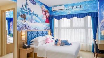 Desk, laptop workspace, free WiFi