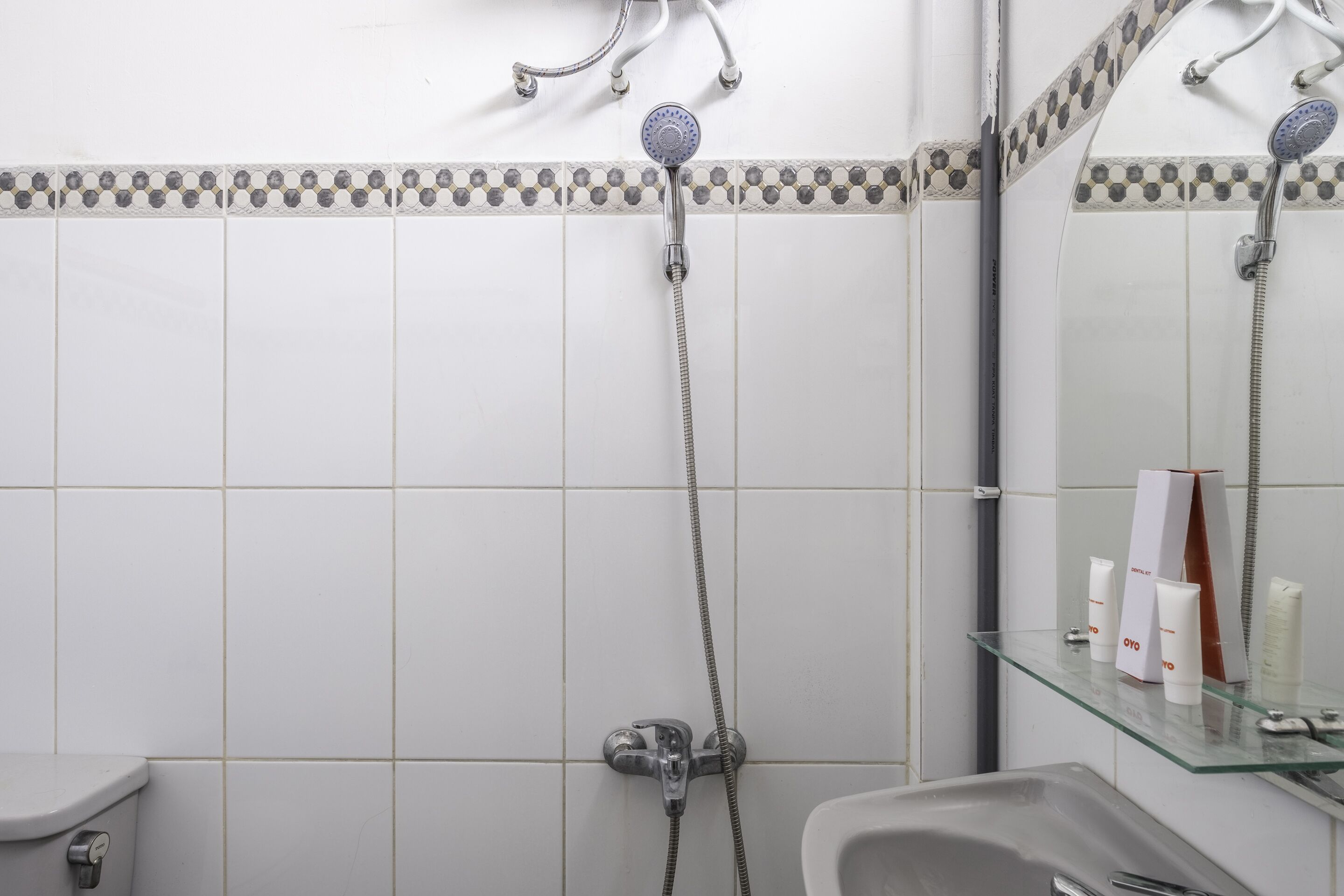 Photo - Capital O 1541 Puri Cikole Asri