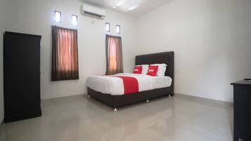 Free WiFi, bed sheets