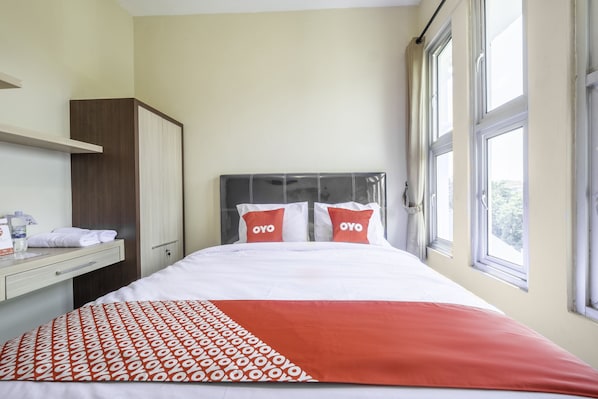 Chambre Standard double | Bureau, accès au Wi-Fi (inclus), literie fournie