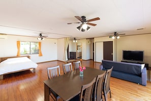Living room - Regina Ishigaki Ocean Yonehara (Ishigaki)