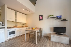 Fridge, microwave, dishwasher, coffee/tea maker - Roccolino - San Felice del Benaco (San Felice del Benaco)