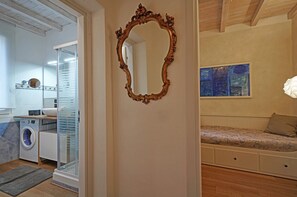 Interior - L'Orologio with lakeview balcony in centre of Salò (Salò)