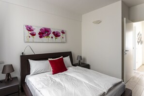 2 bedrooms, free WiFi, bed sheets - Minnie - spacious apartment in Gardone Riviera (Gardone Riviera)