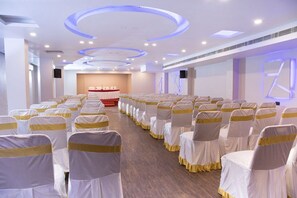 Banquet hall - RAMORA GRAND (Thindukkal)