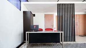 Reception - Hotel O Palebon Residence (Semarang)