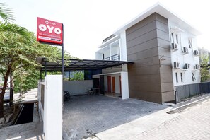 Front of property - Hotel O Palebon Residence (Semarang)