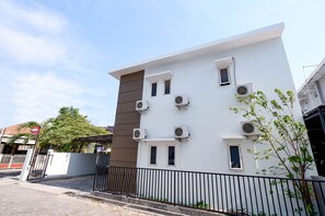 Front of property - Hotel O Palebon Residence (Semarang)
