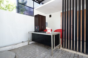 Reception - Hotel O Palebon Residence (Semarang)
