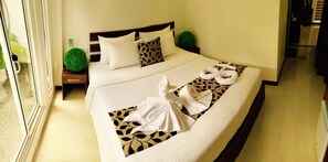 Phòng 3 Deluxe | Bộ đồ giường cao cấp, trang trí khác biệt 