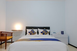 Desk, free WiFi, bed sheets