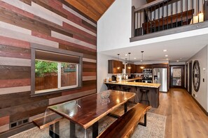 Dining - Ridgecrest Retreat by Destination Big Bear : Luxury Moonridge Cabin with Direct Access to the National Forest! EV Charger! (Big Bear Lake)