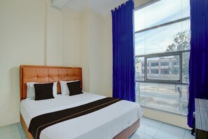 Deluxe Suite | Desk, free WiFi, bed sheets - Hotel O Pekanbaru near Mall Ciputra Seraya formerly Lotus Inn (Pekanbaru)