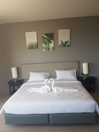 Superior Double Room. Aonang Inn