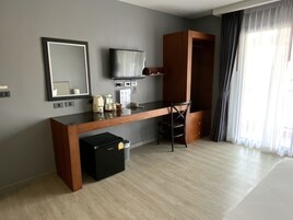 Superior tweepersoonskamer | Een kluis op de kamer, verduisterende gordijnen, gratis wifi, beddengoed