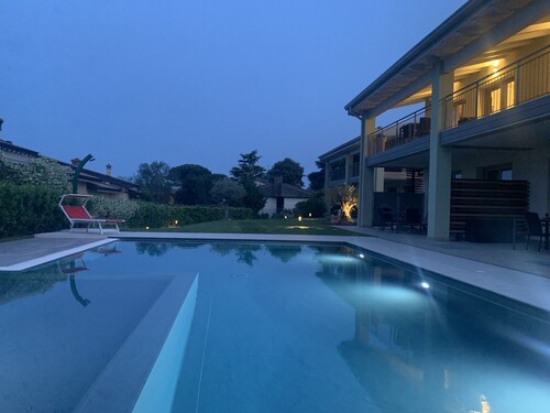 Gardaliva2: mit Seeblick in kleiner Anlage mit Pool nah am Strand